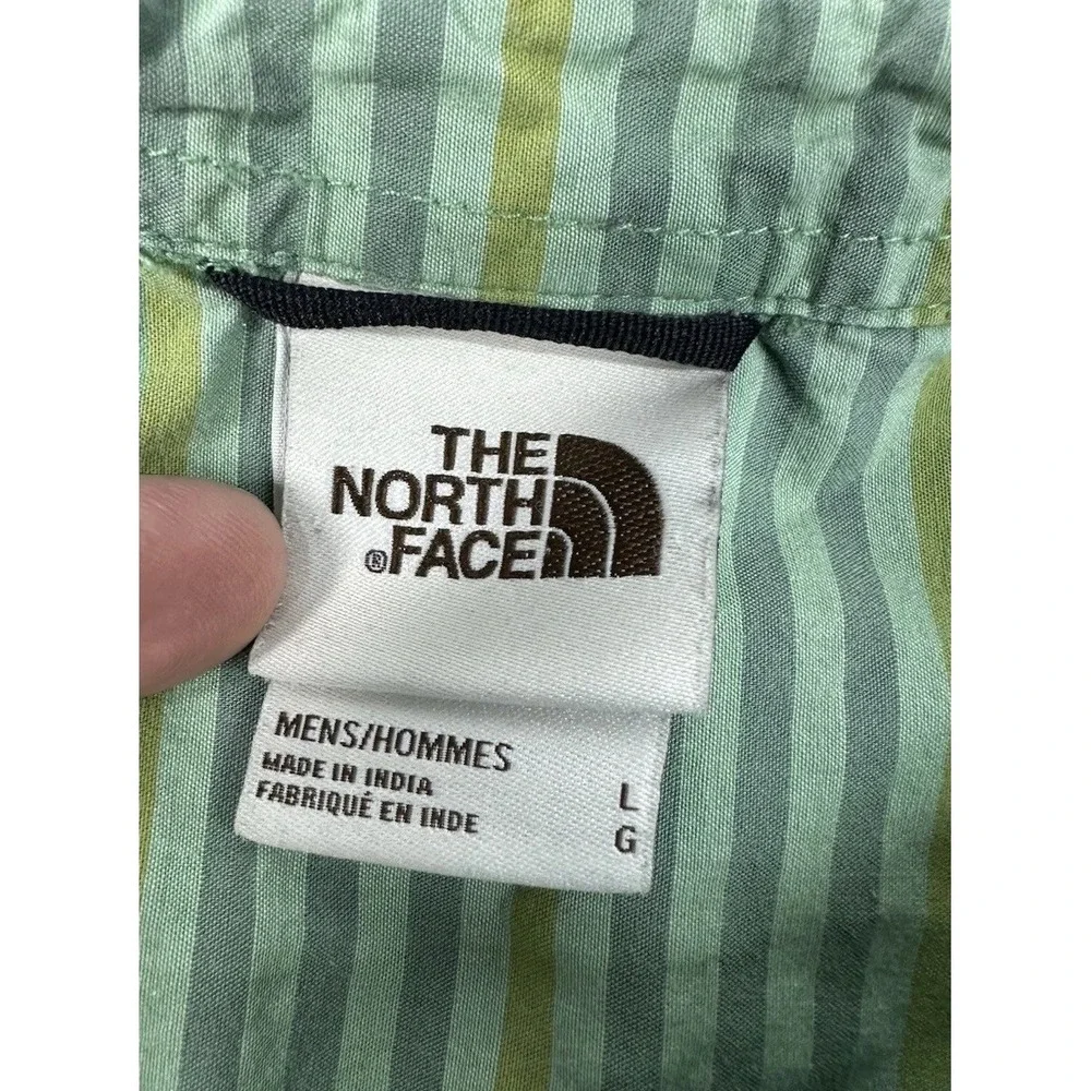 The North Face Men's Baytrail Yarn-Dye Button-Up Short-Sleeve Shirt / Size Large